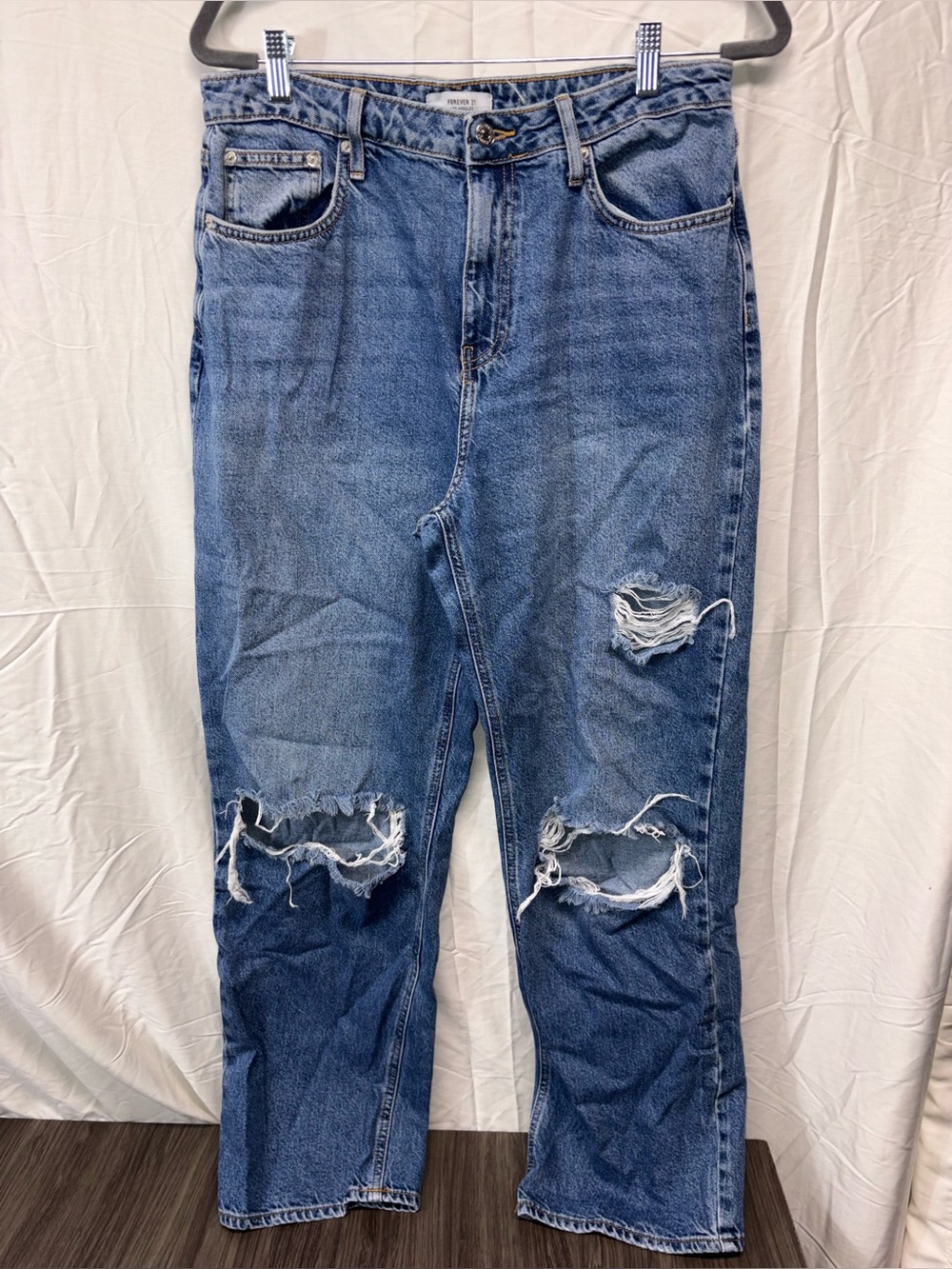 Forever 21 Distressed Jeans Size 30